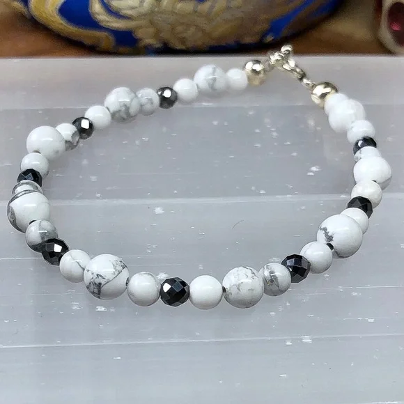 Natural Crystal Howlite & Hematite Bracelet w/Sterling Clasp Closure - Picture 3 of 4